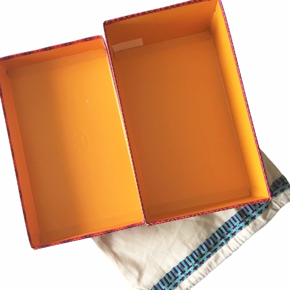 new Tory Burch Miller Thong ❉ Logo Shoe Box Dustbag ❉ Store your Torys in Style - Picture 6 of 9